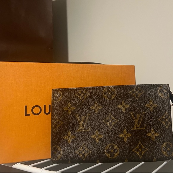 Louis Vuitton Pochette Cosmetic / Makeup Pouch (Mini Size) in Monogram Brown! - Picture 8 of 8